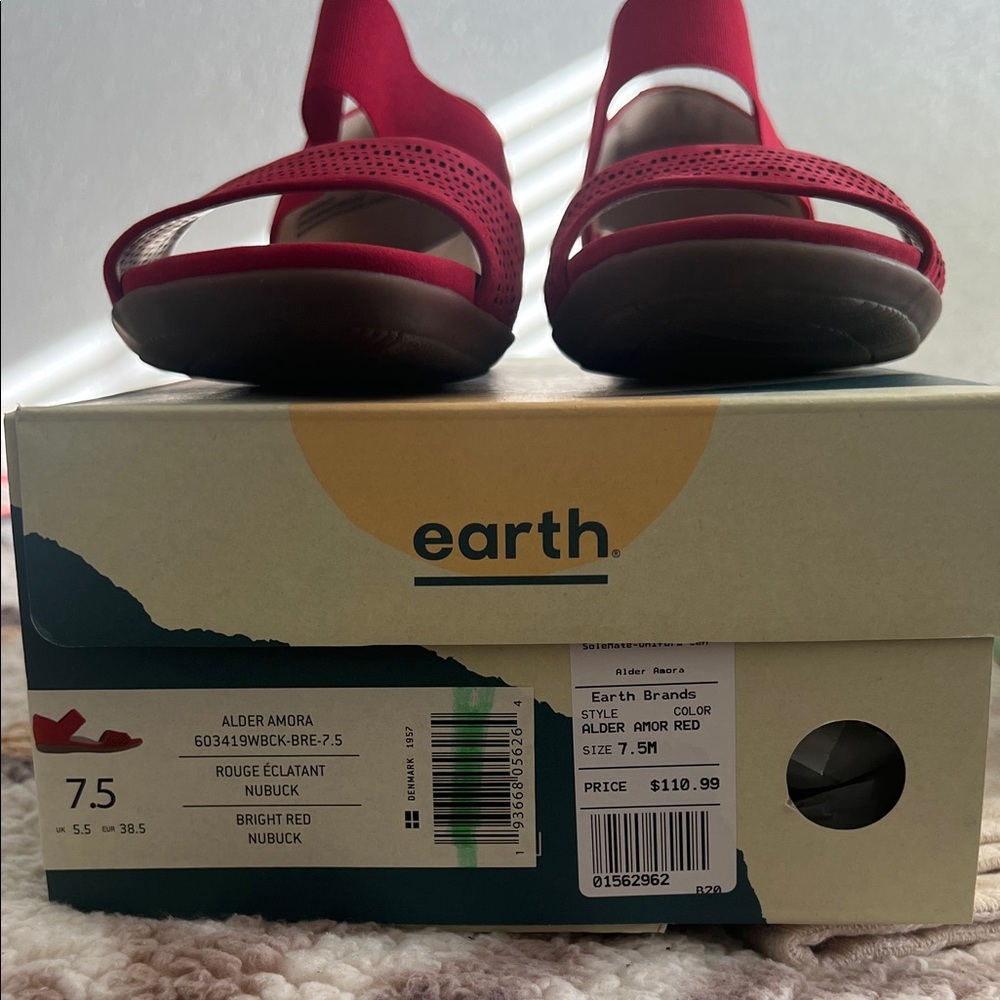 Earth Women's Red Open-Toe Elastic Strap Sandals - Picture 2 of 7